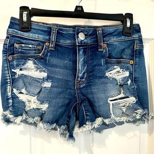 American Eagle midi destroyed denim shorts stretch size 4